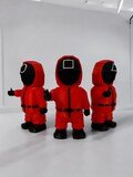 Squid figures u2013 soldiers in red overalls, rectangle, circle, triangle